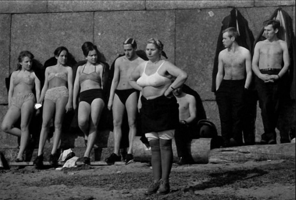Ностальгия по СССР: Ленинградцы в 1964 году на снимках Колин Джонса
